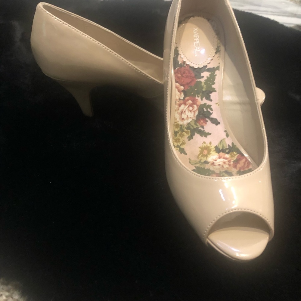 ~Pre-Loved~ Nude shoes